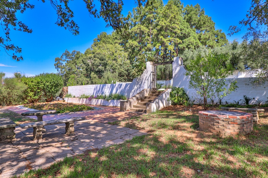 10 Bedroom Property for Sale in Stellenbosch Farms Western Cape